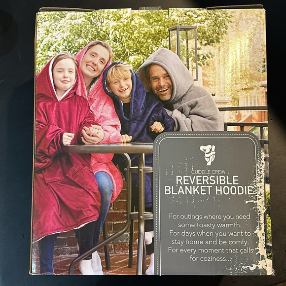 CUDDLE CREW Reversible Blanket Hoodie Gray / Charcoal One Size fits most NWT - Picture 13 of 13